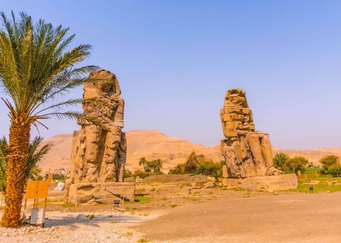 couple-from-their-visit-to-the-two-statues-of-Memnon-in-Luxor